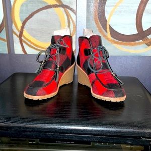 Women’s plaid ankle boot by Bass